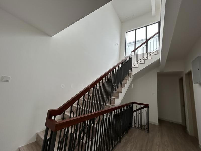Cluster House for Sale in Abadi Heights (Puchong) - Ginie Gui - Stairs - PropertyGuru.com.my