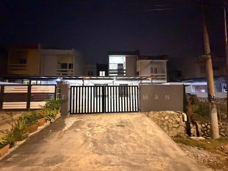 Rumah Teres 2-Tingkat untuk Dijual di Taman Ros (Mantin) - Azrul Othman - Exterior - PropertyGuru.com.my