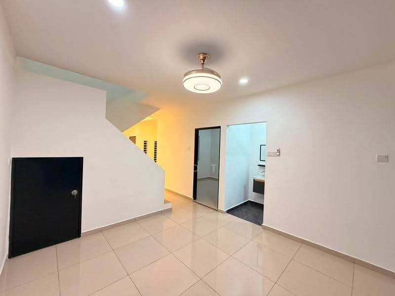 Rumah Teres 2-Tingkat untuk Dijual di Taman Ros (Mantin) - Azrul Othman - Interior - PropertyGuru.com.my
