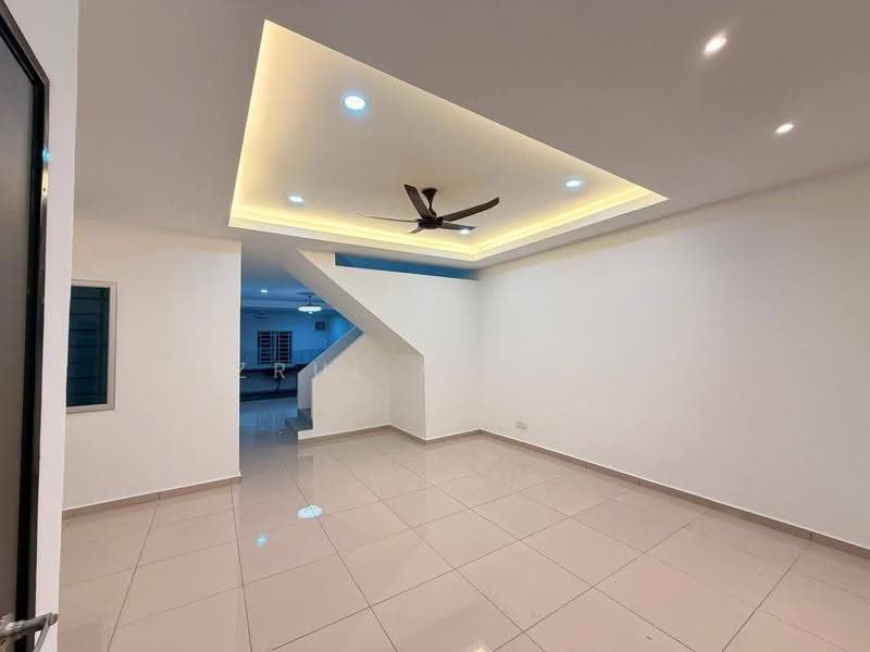 Rumah Teres 2-Tingkat untuk Dijual di Taman Ros (Mantin) - Azrul Othman - Living Room - PropertyGuru.com.my