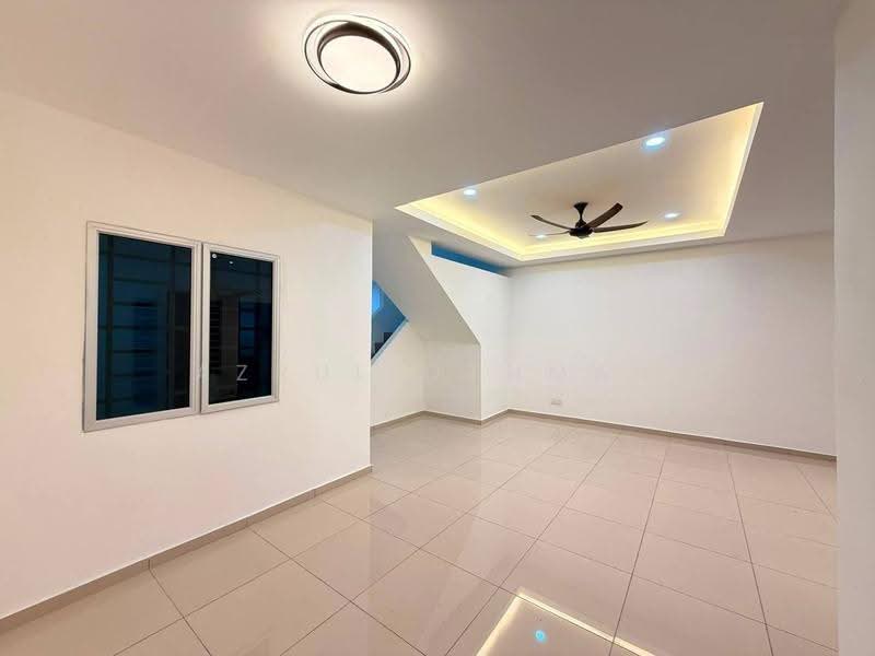 Rumah Teres 2-Tingkat untuk Dijual di Taman Ros (Mantin) - Azrul Othman - Living Room - PropertyGuru.com.my