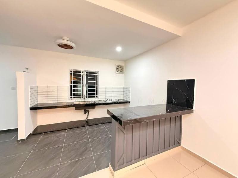 Rumah Teres 2-Tingkat untuk Dijual di Taman Ros (Mantin) - Azrul Othman - Kitchen - PropertyGuru.com.my