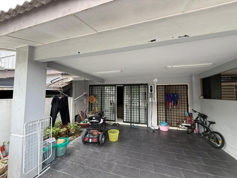 2-storey Terraced House for Sale in Bandar Nusaputra (Puchong) - Ginie Gui - Exterior - PropertyGuru.com.my