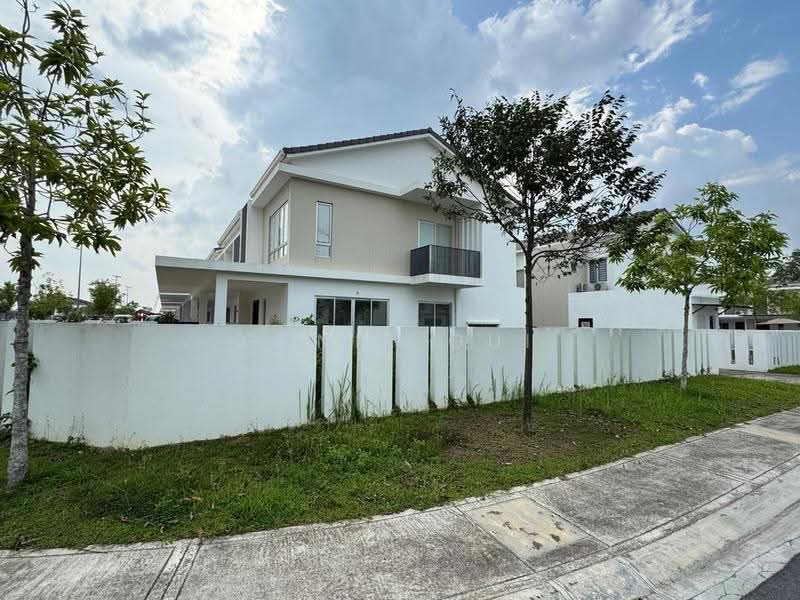 2-storey Terraced House for Sale in Bandar Gamuda Cove (Dengkil) - Ginie Gui - Exterior - PropertyGuru.com.my