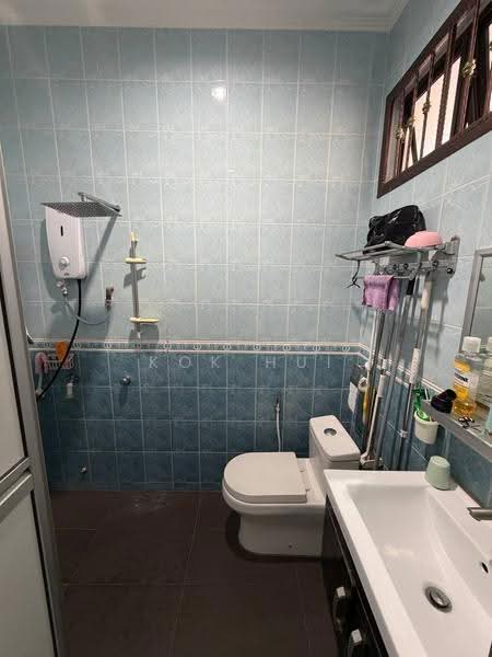 2-storey Terraced House for Sale in Taman Molek (Johor Bahru) - Kok Hui - Bathroom - PropertyGuru.com.my