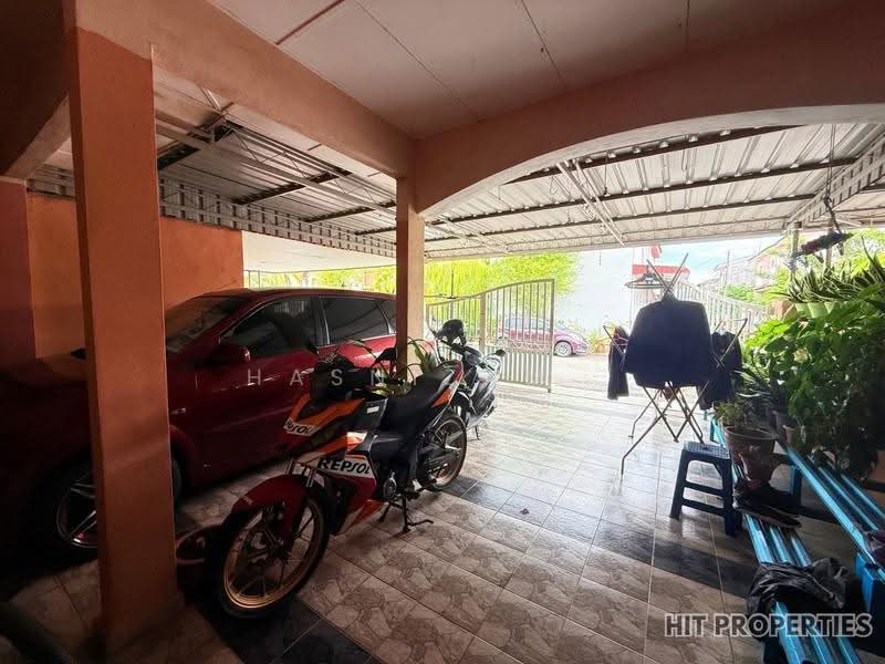 2-storey Terraced House for Sale in Bandar Puteri Jaya (Sungai Petani) - Hasnizam . - Car Park - PropertyGuru.com.my