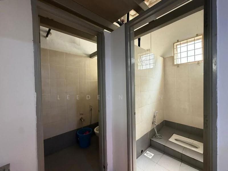 Shop for Rent in Kuchai Entrepreneurs Park (Kuchai Lama) - Leedeon Tan - Bathroom - PropertyGuru.com.my