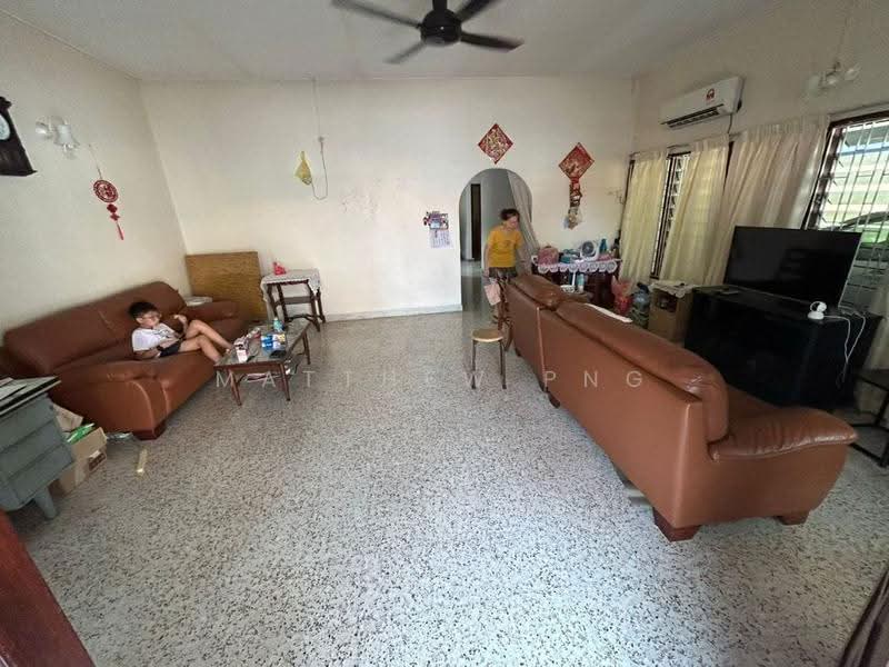 Rumah Berkembar untuk Dijual di Tanjung Bungah (Penang) - Matthew Png - Living Room - PropertyGuru.com.my