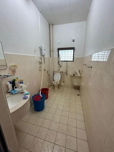 Rumah Berkembar untuk Dijual di Tanjung Bungah (Penang) - Matthew Png - Bathroom - PropertyGuru.com.my