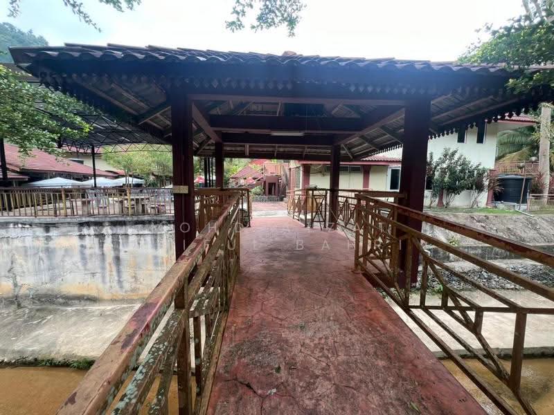 Hotel / Resort for Sale in Hulu Langat (Selangor) - Mohd Aizat Saiful Bahri - Exterior - PropertyGuru.com.my