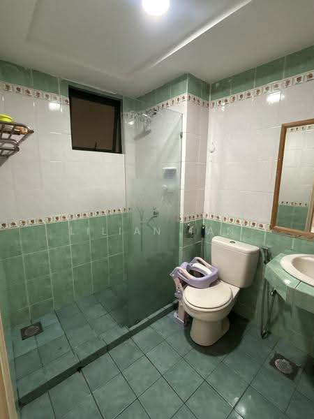 Condominium for Sale at Lanai Gurney - Lilian Tan - Bathroom - PropertyGuru.com.my
