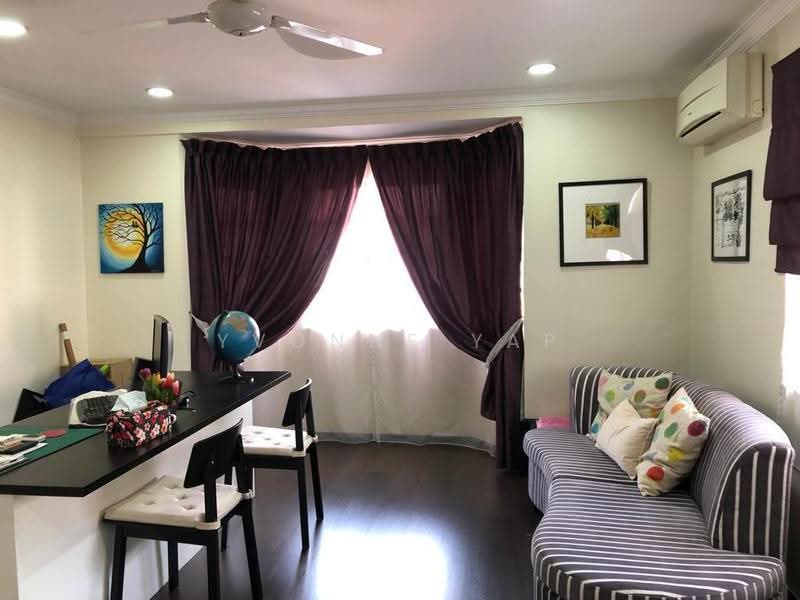 Rumah Teres 2.5-Tingkat untuk Dijual di Seksyen 13 (Shah Alam) - Yvonne Yap - Living room - PropertyGuru.com.my