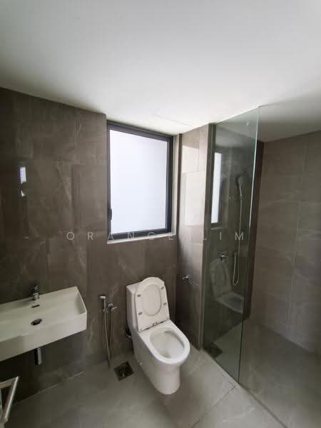 Pangsapuri untuk Disewa di Sfera - Orange Lim - Bathroom - PropertyGuru.com.my