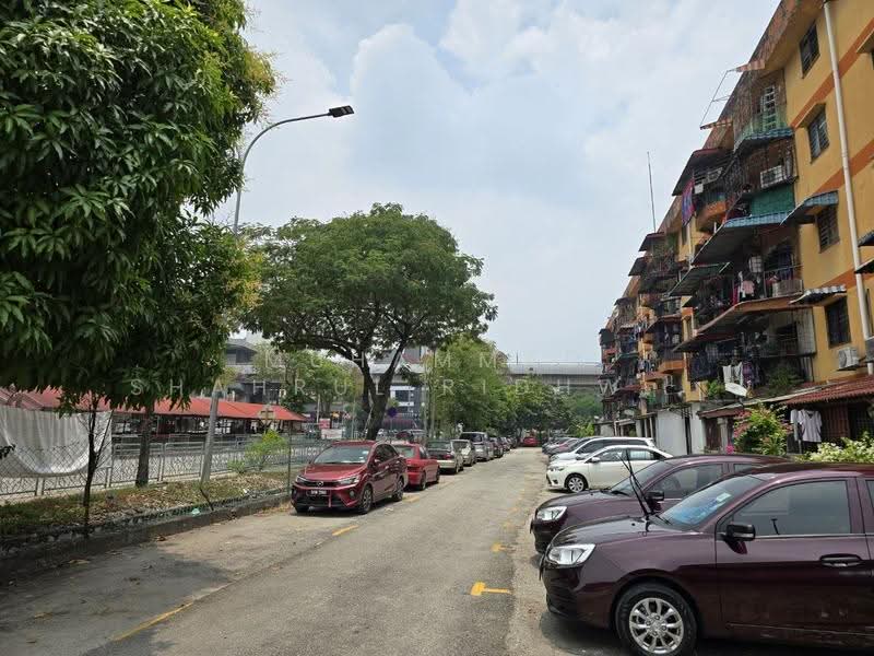 Rumah Flat untuk Disewa di Kampung Lindungan PJS 8 - Muhammad Shahrul Ridhwan Mehamad Nasir - Exterior - PropertyGuru.com.my