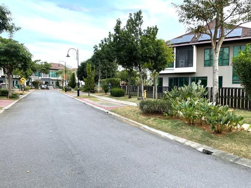 Rumah Berkembar untuk Dijual di Setia Eco Glades (Cyberjaya) - Amy Oktavia - Exterior - PropertyGuru.com.my