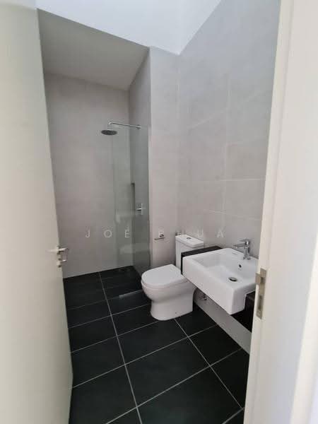Semi-Detached House for Sale in Setia Alam (Selangor) - Joe Phua - Bathroom - PropertyGuru.com.my