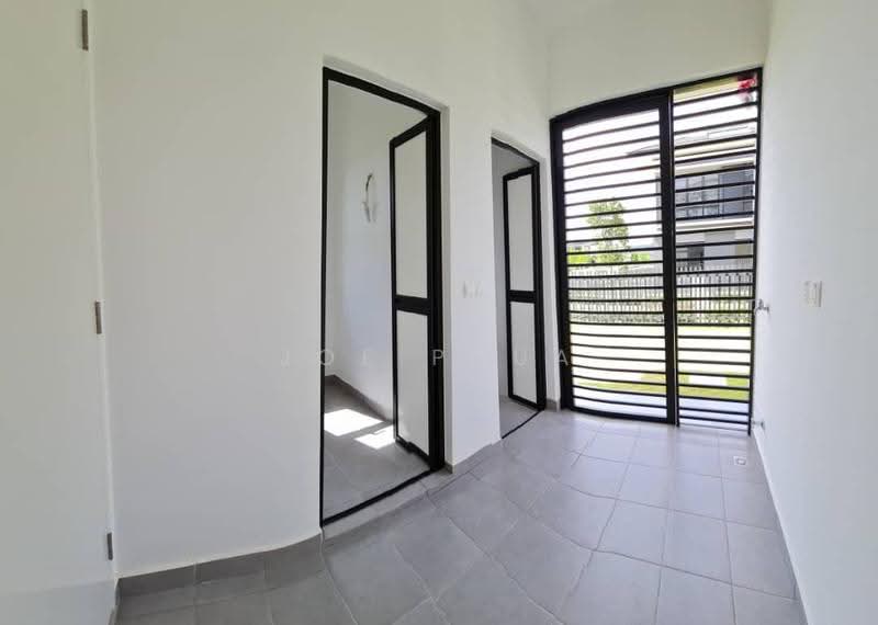 Semi-Detached House for Sale in Setia Alam (Selangor) - Joe Phua - Entrance - PropertyGuru.com.my