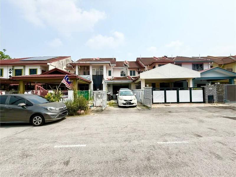 2-storey Terraced House for Sale in Bandar Baru Bangi (Selangor) - Mohd Aizat Saiful Bahri - Exterior - PropertyGuru.com.my