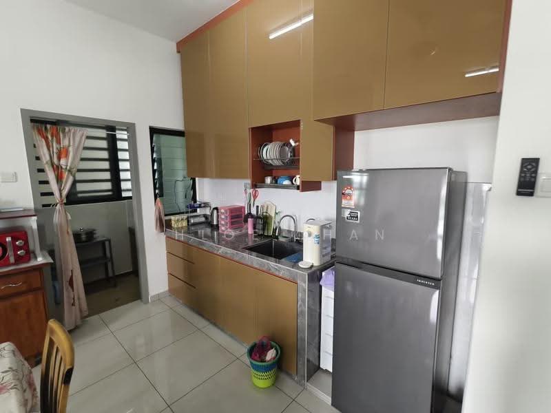 Service Residence for Sale at B11 Parkland Residence - Chloe Chan - Kitchen - PropertyGuru.com.my