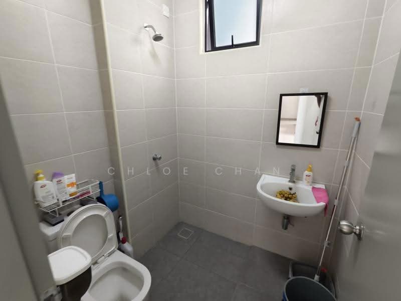 Service Residence for Sale at B11 Parkland Residence - Chloe Chan - Bathroom - PropertyGuru.com.my