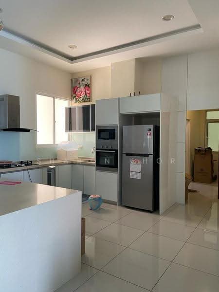 Condominium for Sale at 10 Island Resort - Sharon Khor - Kitchen - PropertyGuru.com.my