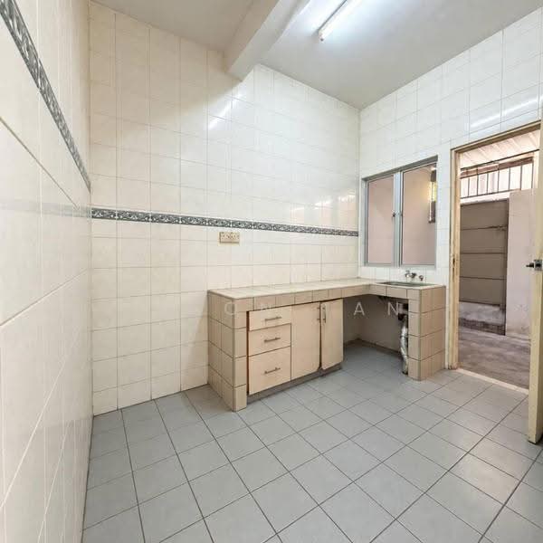 Rumah Teres 2-Tingkat untuk Dijual di TAMAN PUCHONG UTAMA (Puchong) - Jason Tan - Kitchen - PropertyGuru.com.my