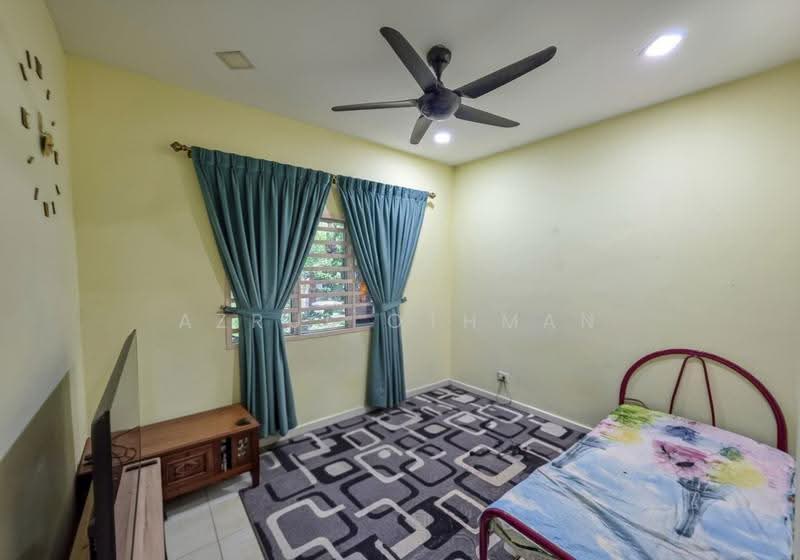 Rumah Teres 1-Tingkat untuk Dijual di Taman College Heights (Sikamat) - Azrul Othman - Bedroom - PropertyGuru.com.my