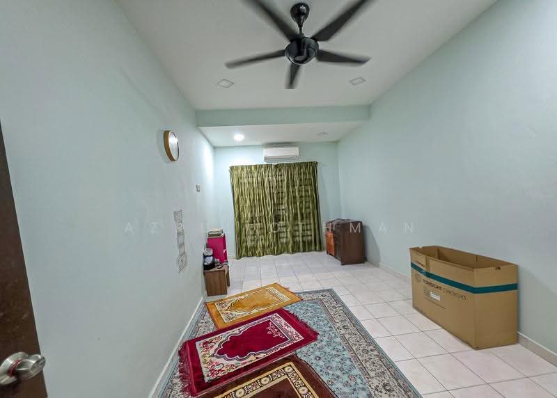 Rumah Teres 1-Tingkat untuk Dijual di Taman College Heights (Sikamat) - Azrul Othman - Living Room - PropertyGuru.com.my