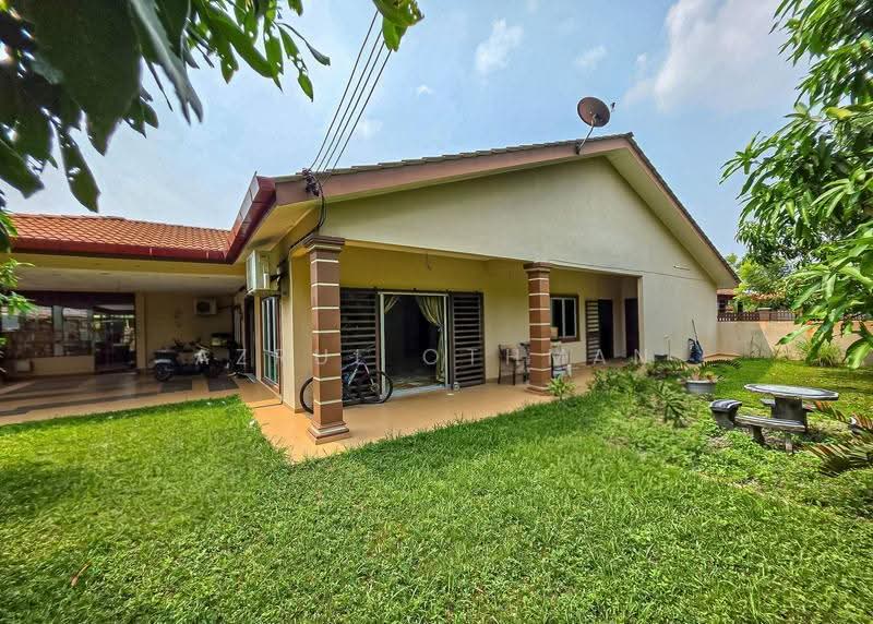 Rumah Teres 1-Tingkat untuk Dijual di Taman College Heights (Sikamat) - Azrul Othman - Exterior - PropertyGuru.com.my