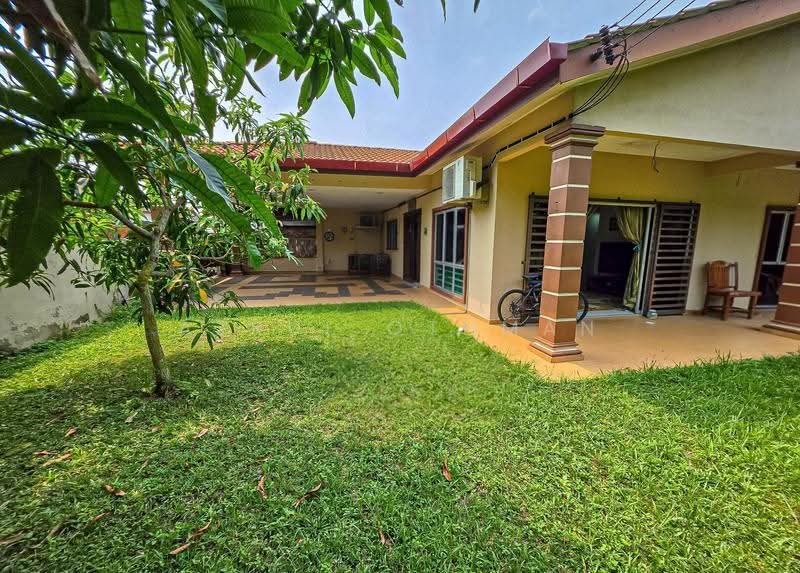 Rumah Teres 1-Tingkat untuk Dijual di Taman College Heights (Sikamat) - Azrul Othman - Exterior - PropertyGuru.com.my