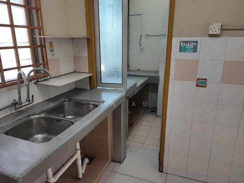 Pangsapuri untuk Dijual di Sri Impian Apartment - JAN AU - Kitchen - PropertyGuru.com.my