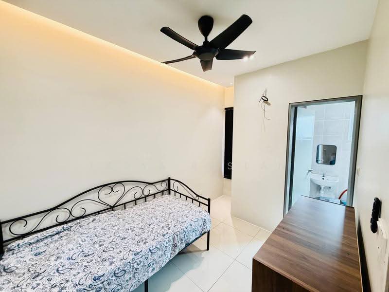 Rumah Teres 2-Tingkat untuk Dijual di Banting (Selangor) - Tasya Ruslan - PropertyGuru.com.my