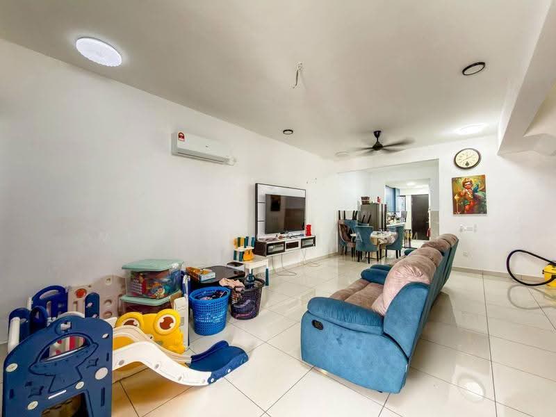 2-storey Terraced House for Sale in Elmina (Shah Alam) - Mohd Nor Fahmi - Living Room - PropertyGuru.com.my