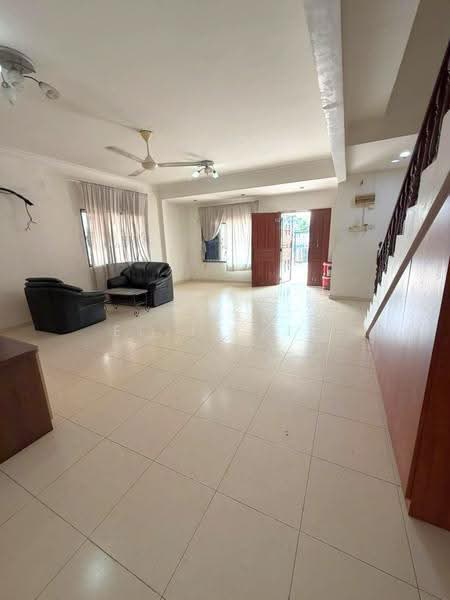 Rumah Teres 2-Tingkat untuk Disewa di Bandar Baru Permas Jaya (Permas Jaya) - Elvis Sim - Living Room - PropertyGuru.com.my