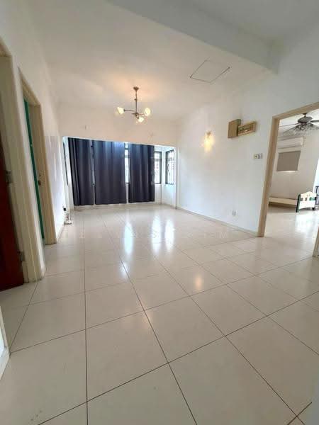 Rumah Teres 2-Tingkat untuk Disewa di Bandar Baru Permas Jaya (Permas Jaya) - Elvis Sim - Living Room - PropertyGuru.com.my