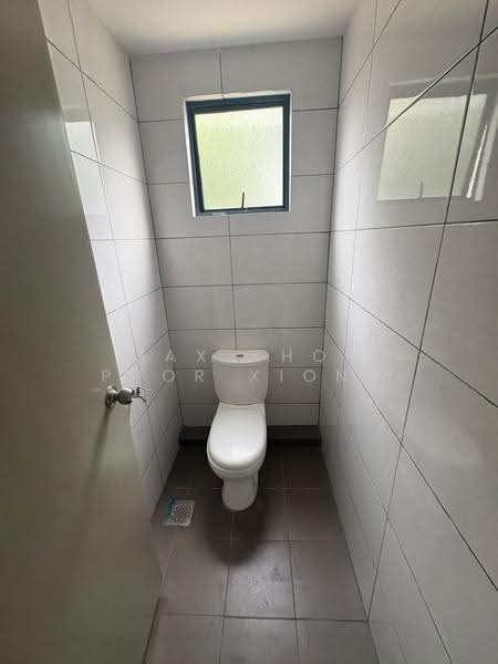 Shop / Office for Rent in Klang (Selangor) - Max Khor Phor xiong - Bathroom - PropertyGuru.com.my