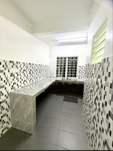 1-storey Terraced House for Rent in Bandar Kinrara Seksyen 3 (Bandar Kinrara) - Tony Leong - Kitchen - PropertyGuru.com.my