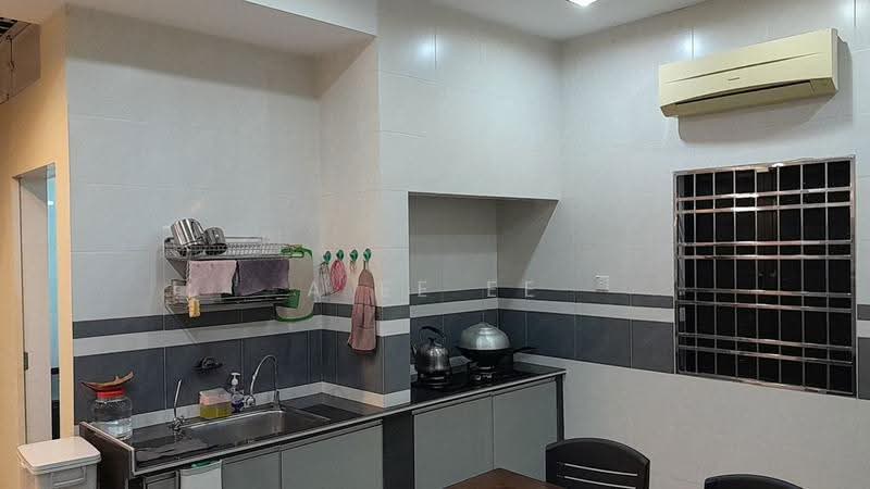 1-storey Terraced House for Sale in Taman Free School (Jelutong) - A Ee Ee - Kitchen - PropertyGuru.com.my