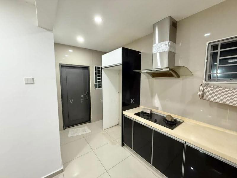 2-storey Terraced House for Sale in Kota Emerald (Rawang) - Evelyn Khoo - Kitchen - PropertyGuru.com.my