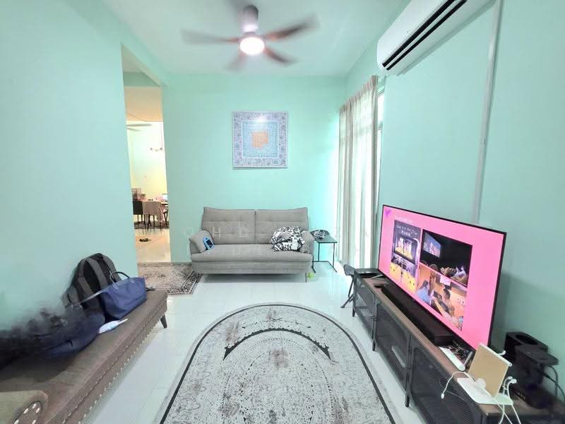 Rumah Teres 1-Tingkat untuk Dijual di Taman Medan Jaya (Telok Panglima Garang) - Mohd Aizat Saiful Bahri - Living Room - PropertyGuru.com.my
