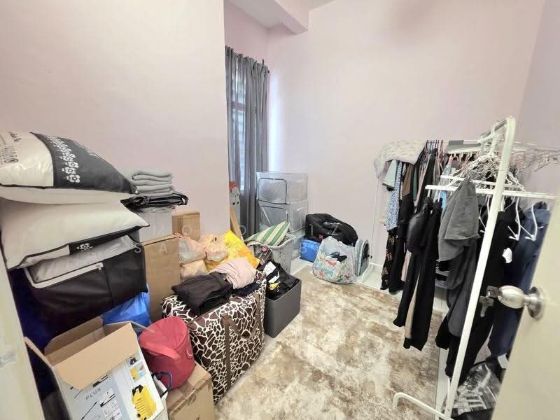 Rumah Teres 1-Tingkat untuk Dijual di Taman Medan Jaya (Telok Panglima Garang) - Mohd Aizat Saiful Bahri - Bedroom - PropertyGuru.com.my