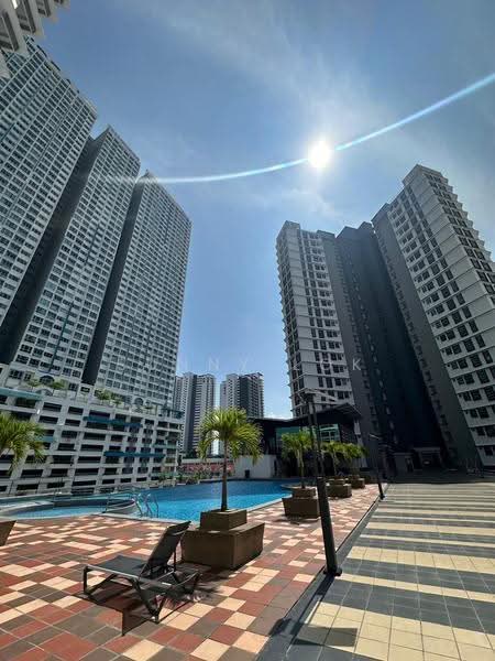 Kondominium untuk Dijual di The Brezza - Sunny Lok - Exterior - PropertyGuru.com.my