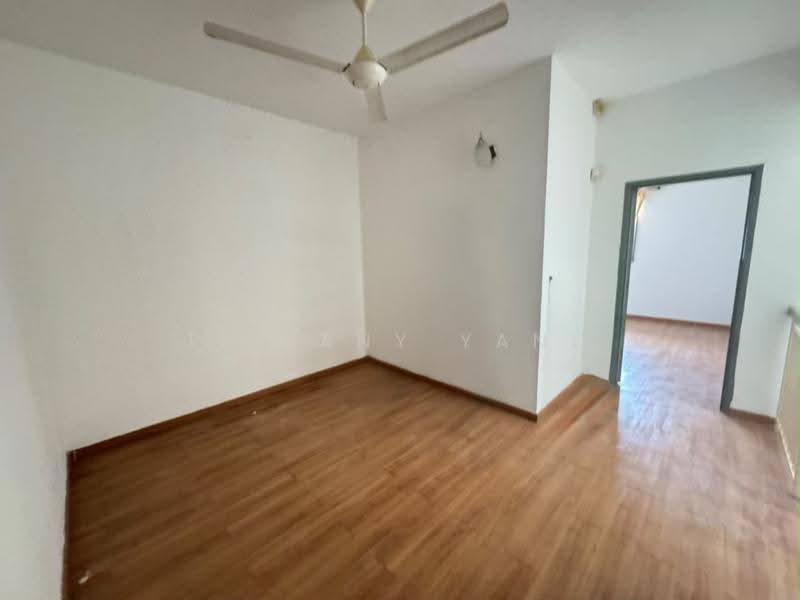 Rumah Teres 2-Tingkat untuk Dijual di Kota Emerald (Rawang) - Tiffany Yang - Upstair Living Hall - PropertyGuru.com.my