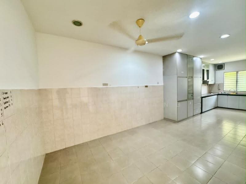 Rumah Teres 2-Tingkat untuk Dijual di Kota Emerald (Rawang) - Tiffany Yang - Kitchen - PropertyGuru.com.my