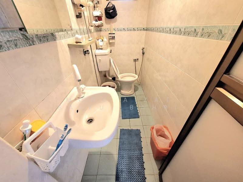 2-storey Terraced House for Sale in Kota Kemuning (Shah Alam) - Mohd Aizat Saiful Bahri - Bathroom - PropertyGuru.com.my
