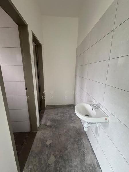Shop / Office for Rent in Klang (Selangor) - Max Khor Phor xiong - Bathroom - PropertyGuru.com.my