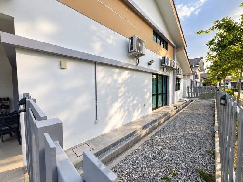 Rumah Berkembar untuk Dijual di Kepala Batas (Penang) - Azura Ghani - Exterior - PropertyGuru.com.my