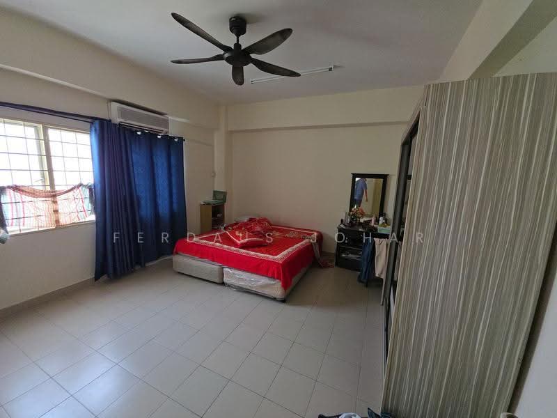 Condominium for Sale at Ridzuan Condominium - Ferdaus Johar - Master Bedroom - PropertyGuru.com.my