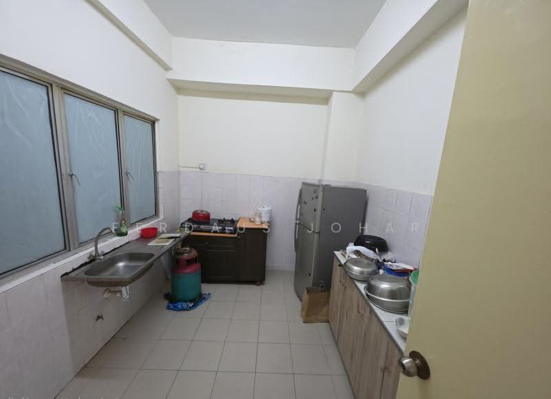 Condominium for Sale at Ridzuan Condominium - Ferdaus Johar - Kitchen - PropertyGuru.com.my