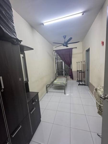 2-storey Terraced House for Sale in Taman Scientex Pasir Gudang (Pasir Gudang) - Regina Khor - Bedroom - PropertyGuru.com.my